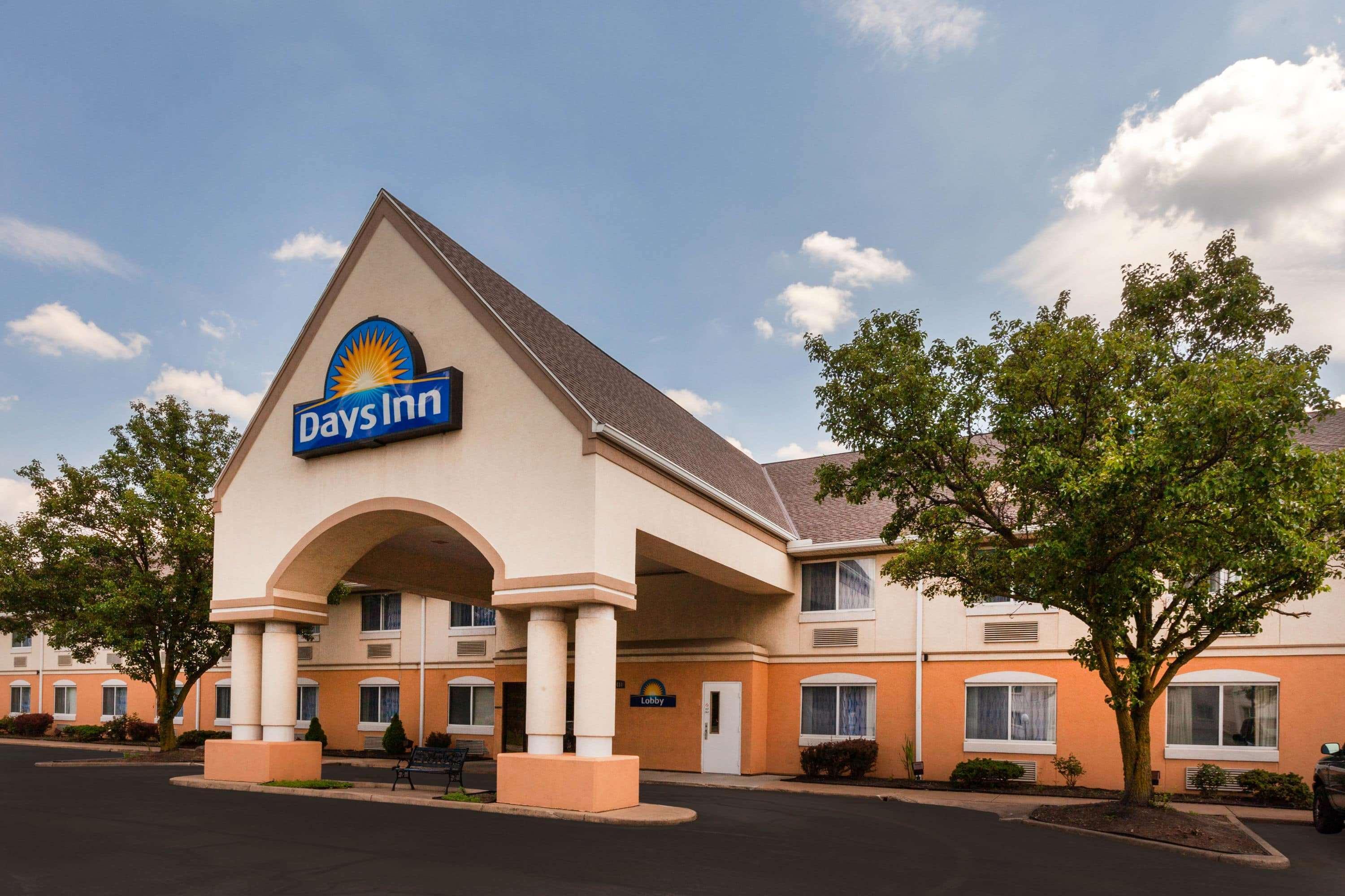 Days Inn By Wyndham Milan Sandusky South Экстерьер фото